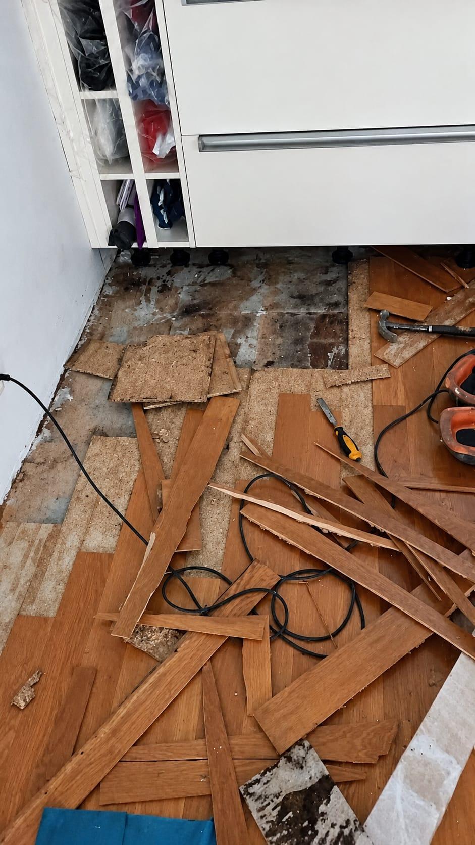 VOOR · muurdoorbraak, strook leeg